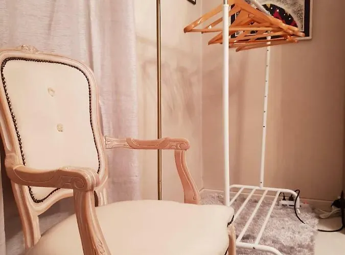 70's Lovers In Apartman Torino