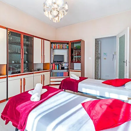 70's Lovers In Апартаменты *