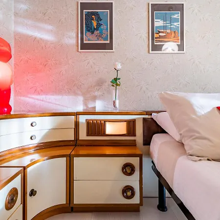 Apartment 70's Lovers In Turin