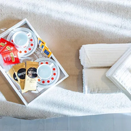 70's Lovers In Apartamento